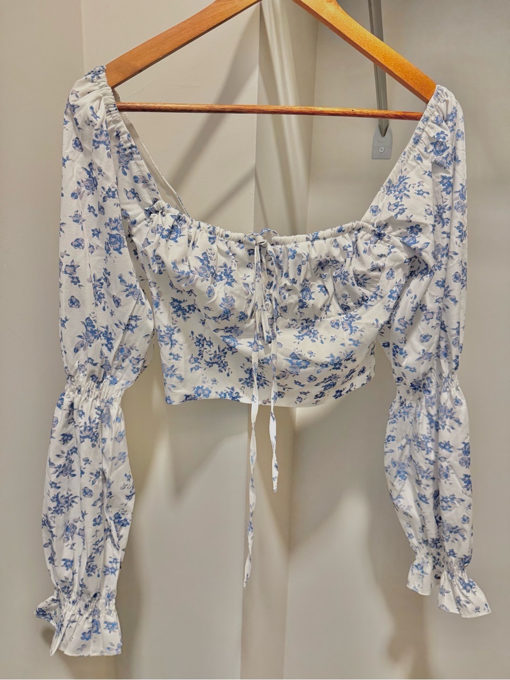 Floral Drawstring Peasant Top - White & Blue